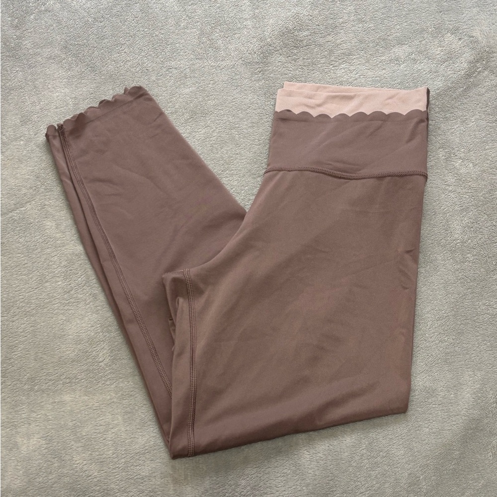 Aerie Two-Tone Scallop Detail Leggings